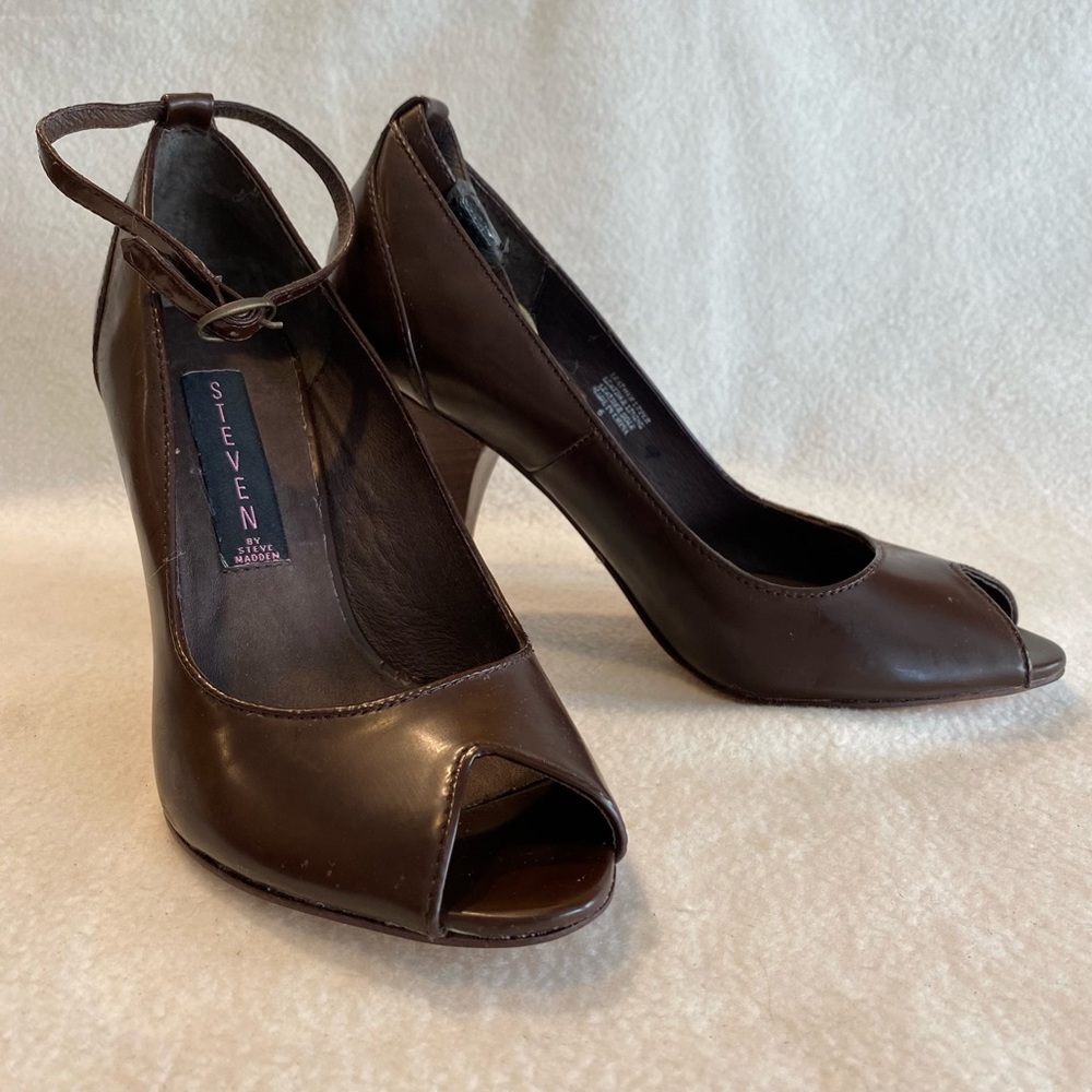 Steven by Steve Madden - size 6